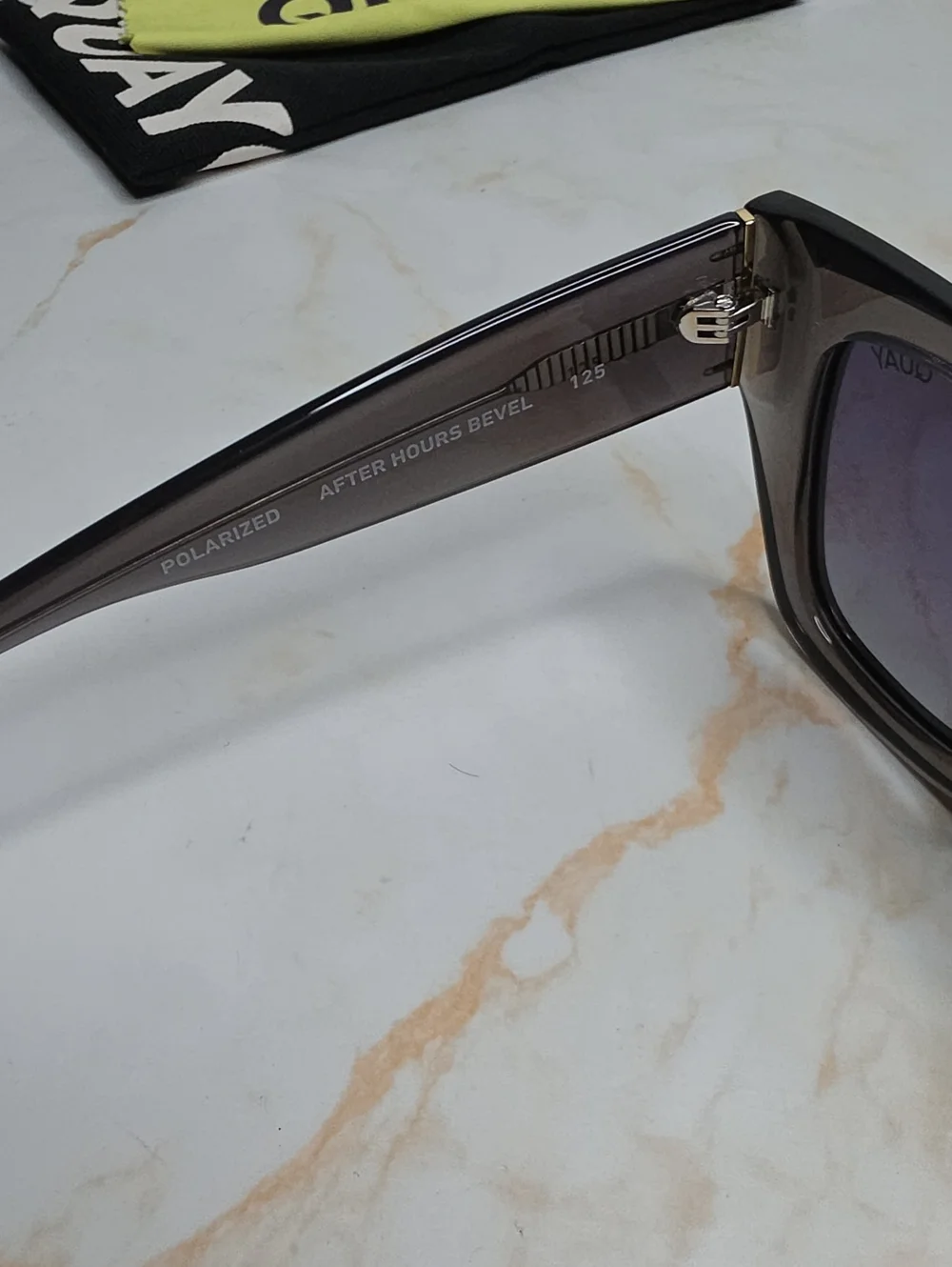 Quay after hours bevel polarized Transparent Sunglasses With Case